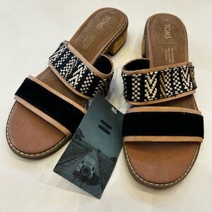 TOMS Women's Black and Cream Patterned Sandals